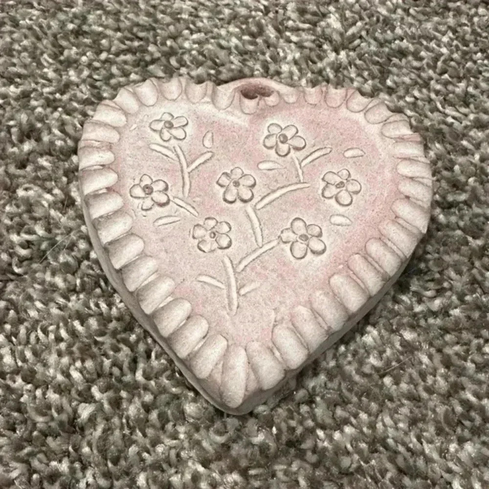 Retired 2004 forget me not flower heart Isabel bloom statue decor